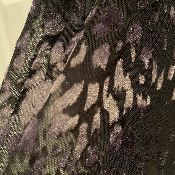 Elegant top - Picture 2 of 3